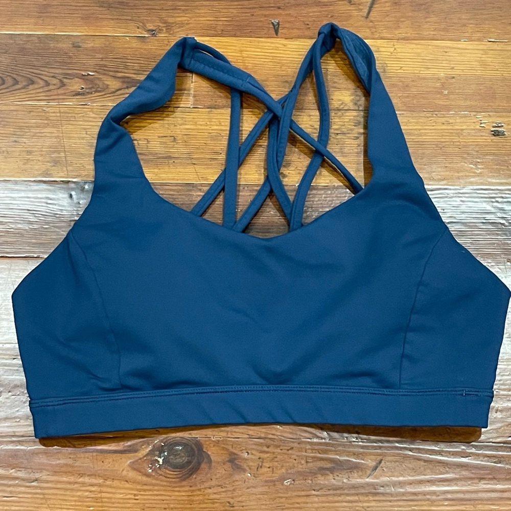 Lululemon free to be serene bra C/D cup size 6
